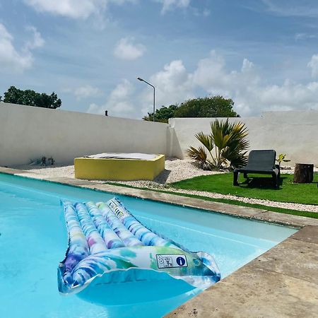 Bon Bini Kokolishi Hotel Willemstad Bagian luar foto