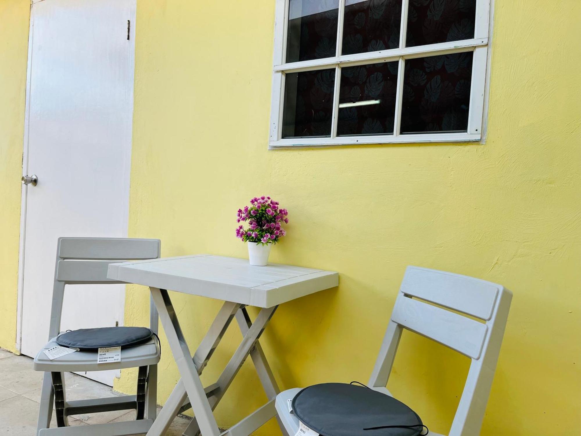 Bon Bini Kokolishi Hotel Willemstad Bagian luar foto